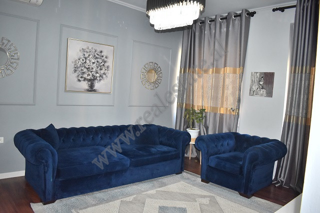 Apartament 2+1 per qira ne rrugen Shkelqim Fusha shume prane zones se Komunes se Parisit ne Tirane.
